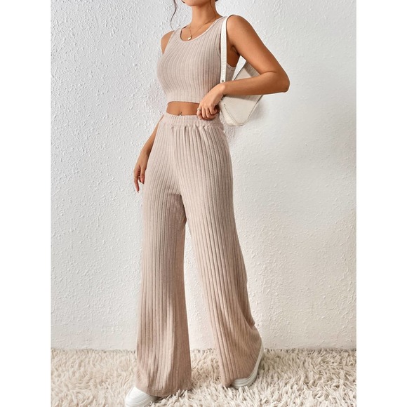 2 piece set: Crop top Tank & Wide Leg Pants - Picture 4 of 11